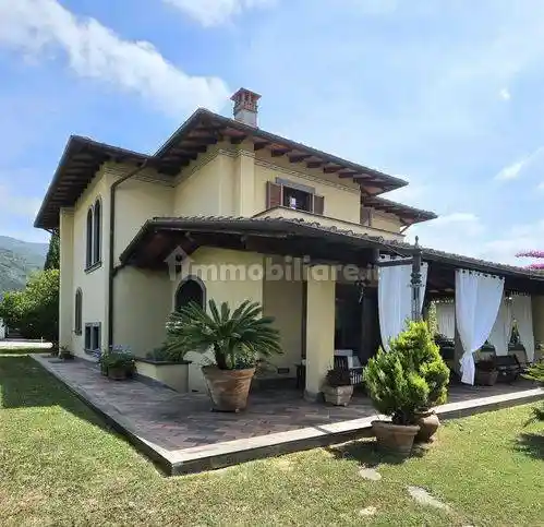 Villa in vendita a Massa