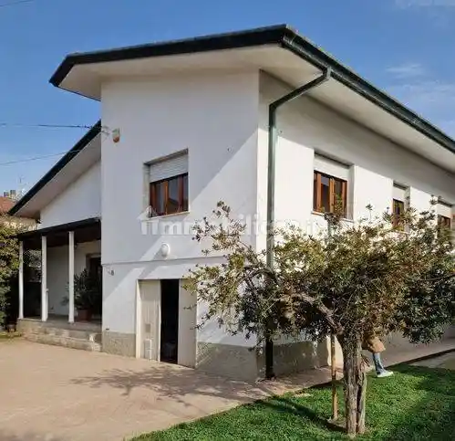 Villa in vendita a Massa