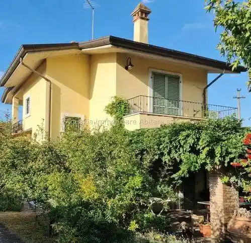 Villa in vendita a Massa