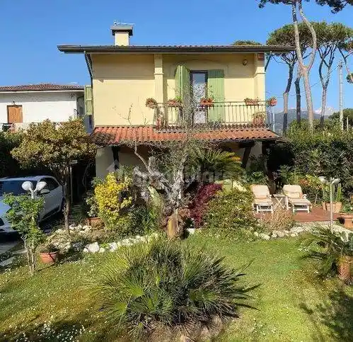 Villa in vendita a Montignoso