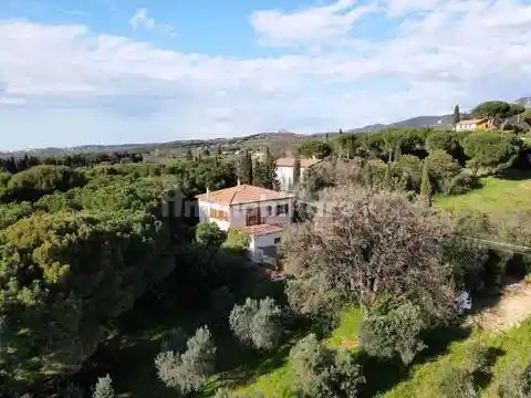 Villa in vendita a Campiglia Marittima