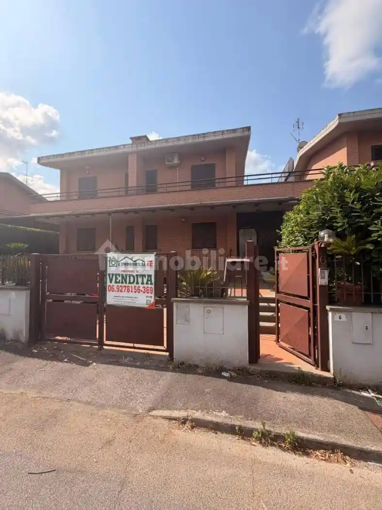 Villetta a schiera in vendita a Lanuvio