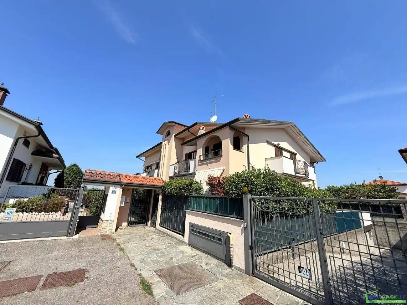 Appartamento in vendita a Rovello Porro