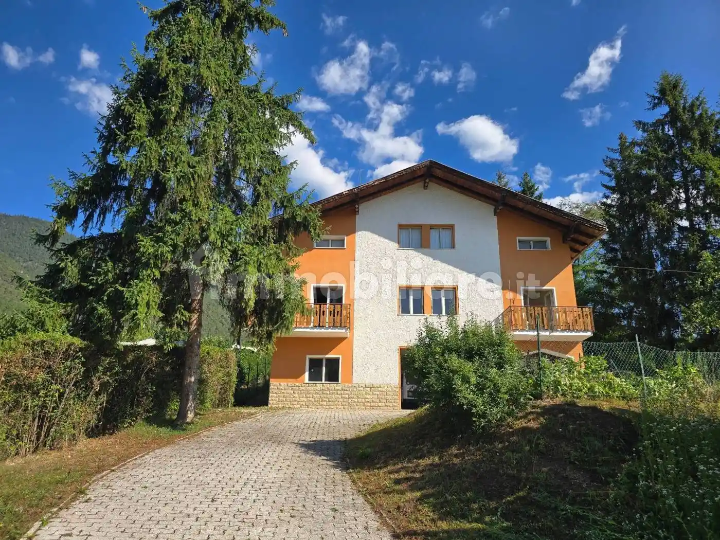 Villa in vendita a Novella