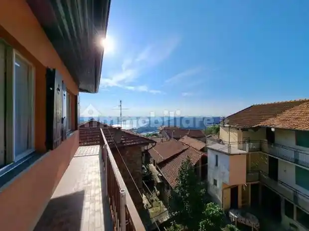 Appartamento in vendita a Nebbiuno