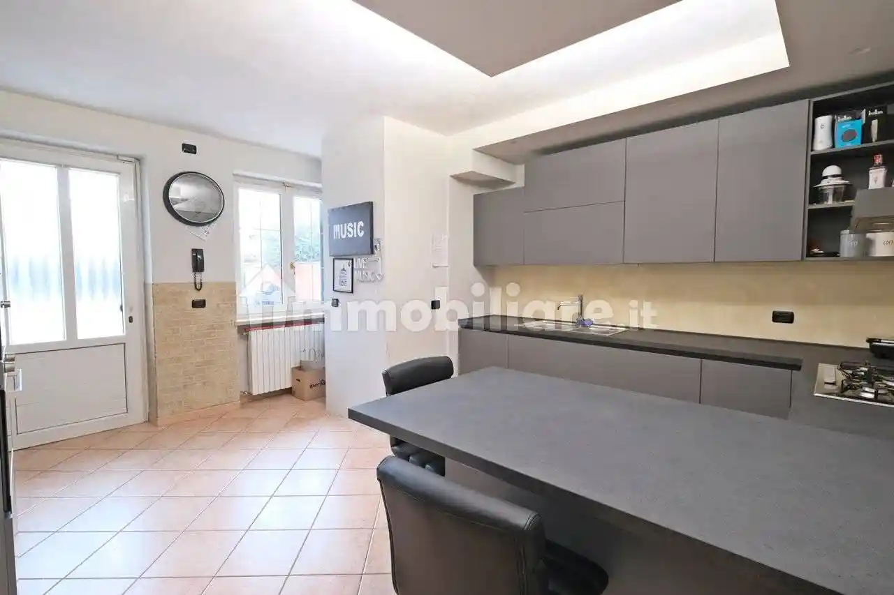 Appartamento in vendita a Villafranca di Verona