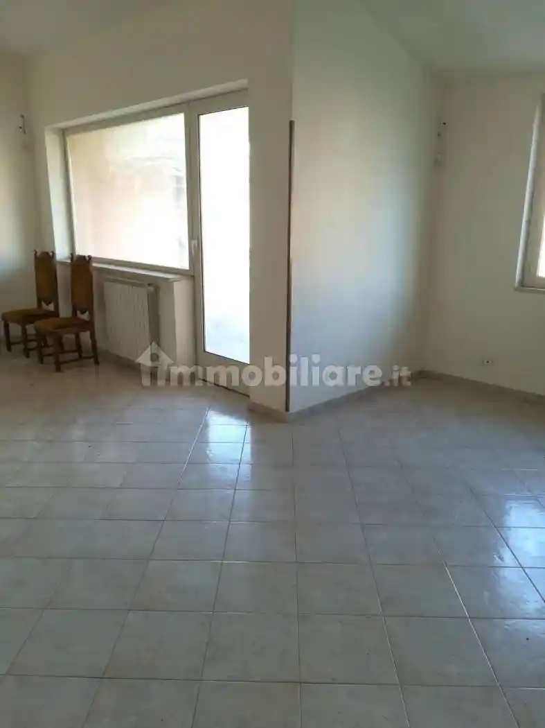 Appartamento in affitto a Vejano
