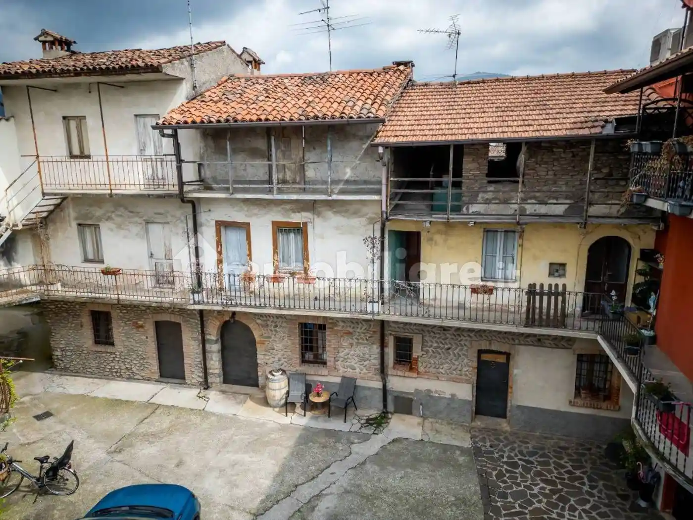 Casa indipendente in vendita a Villa di Serio