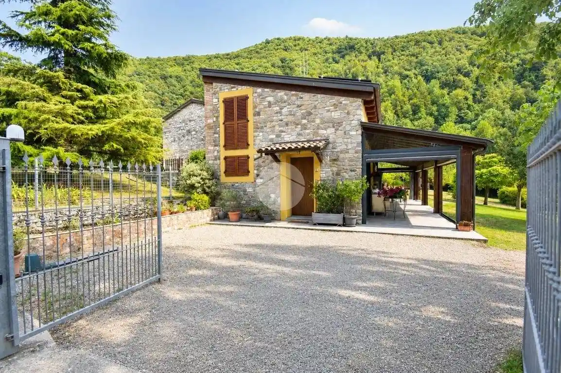 Casa indipendente in vendita a Calestano