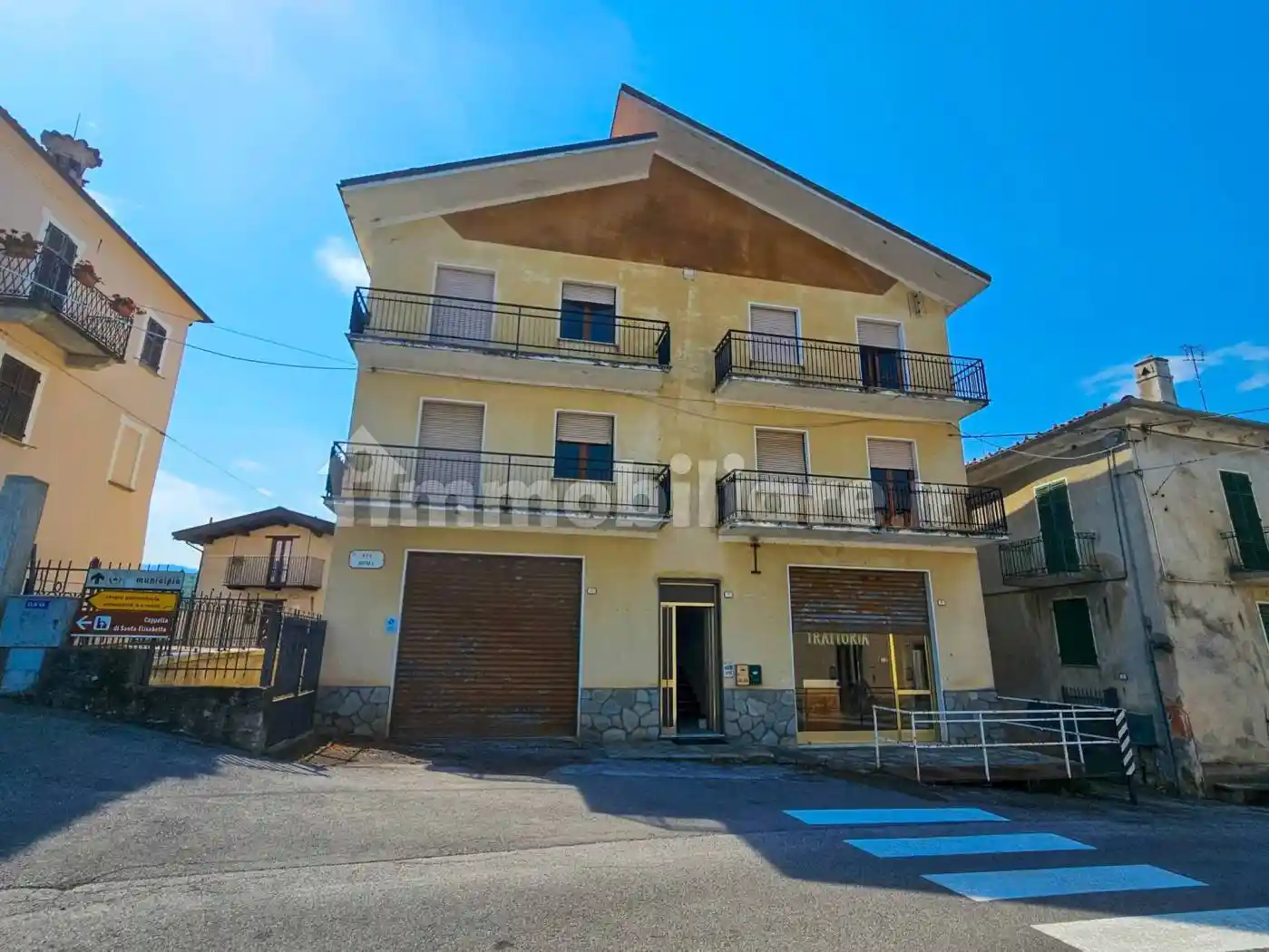 Palazzo - Edificio in vendita a Montaldo di Mondovì