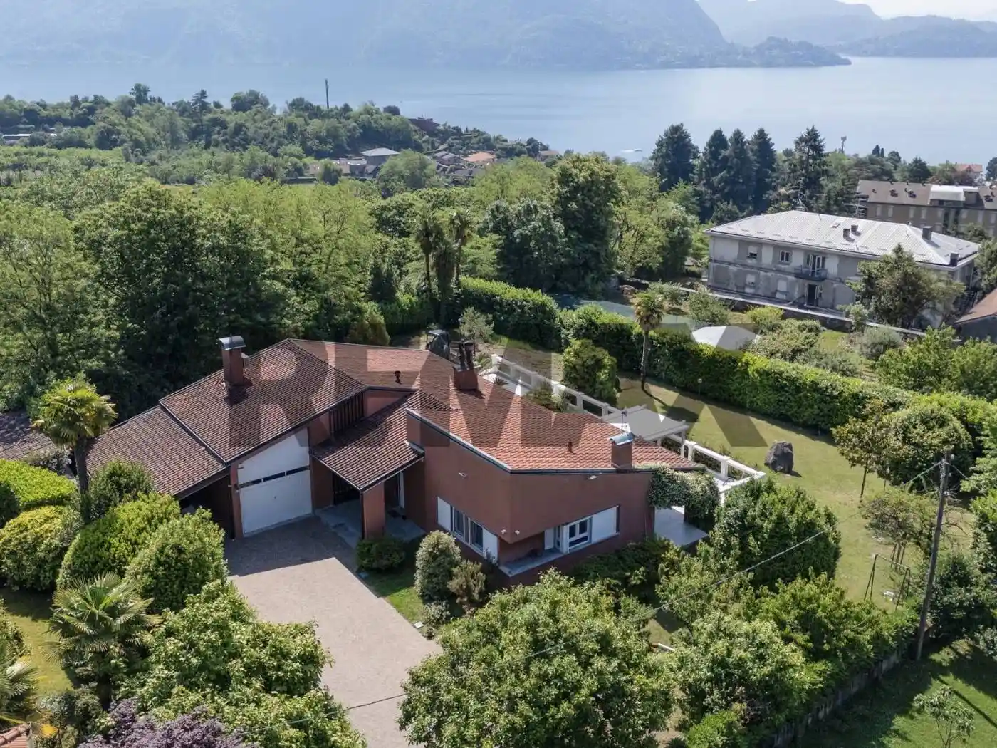 Villa in vendita a Arizzano