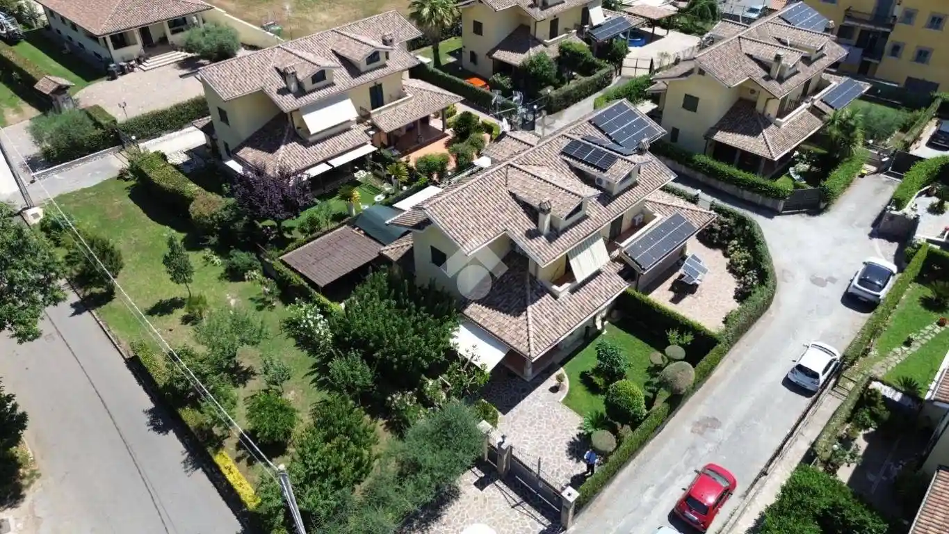 Villa in vendita a Labico