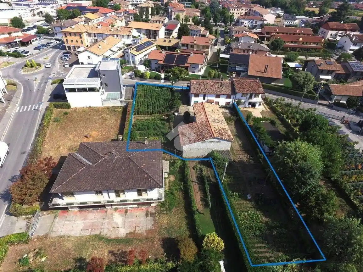 Villa in vendita a Loria