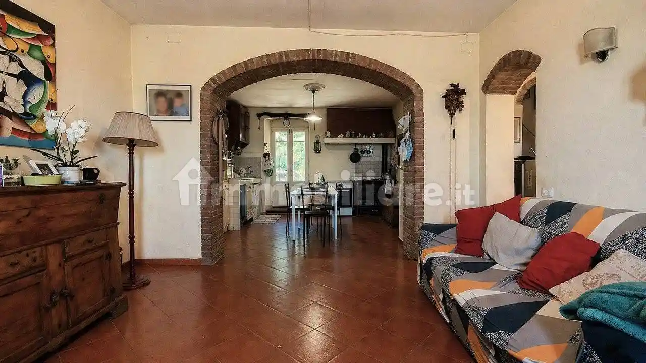 Casa indipendente in vendita a Pistoia