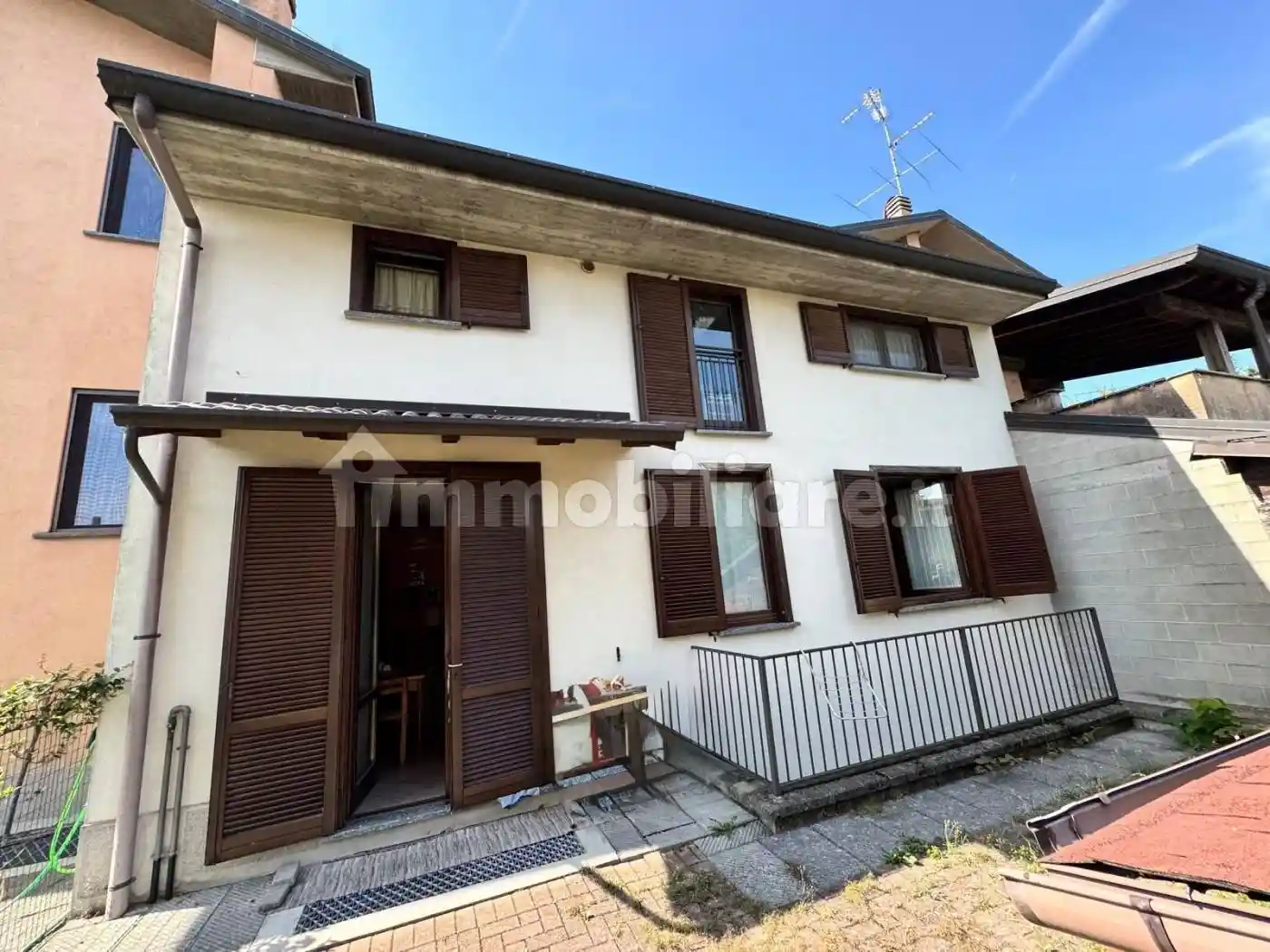 Villa in vendita a Caronno Pertusella