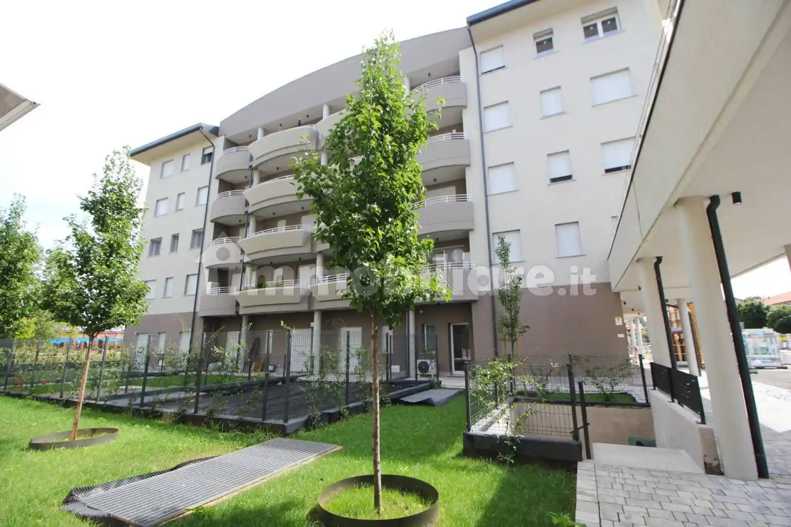 Appartamento in vendita a Gorla Minore