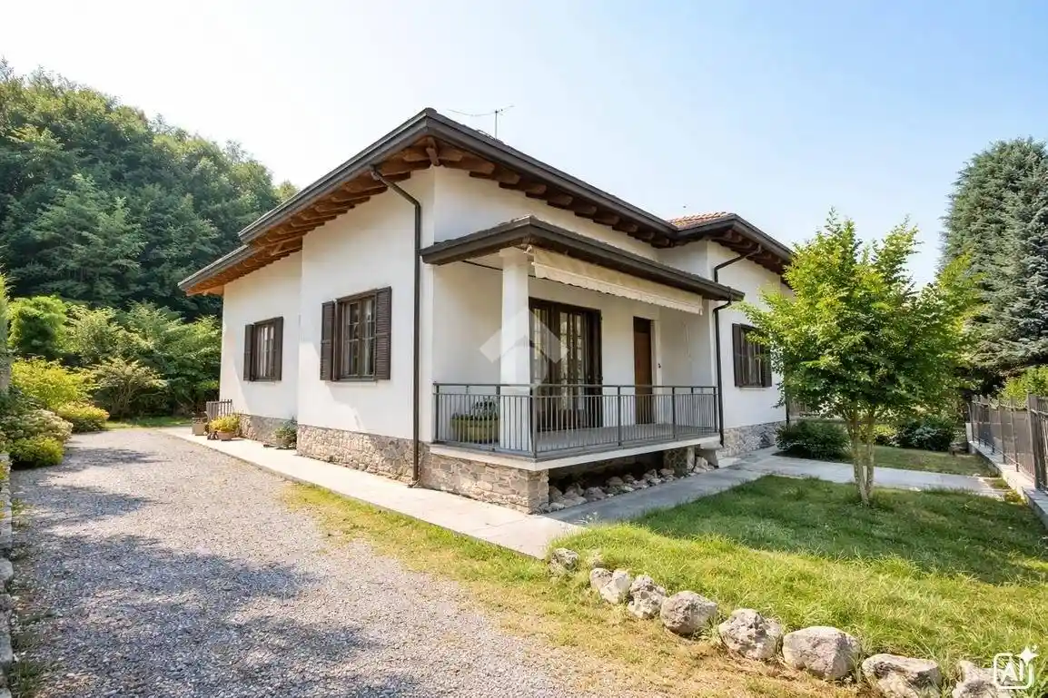 Villa in vendita a Mariano Comense
