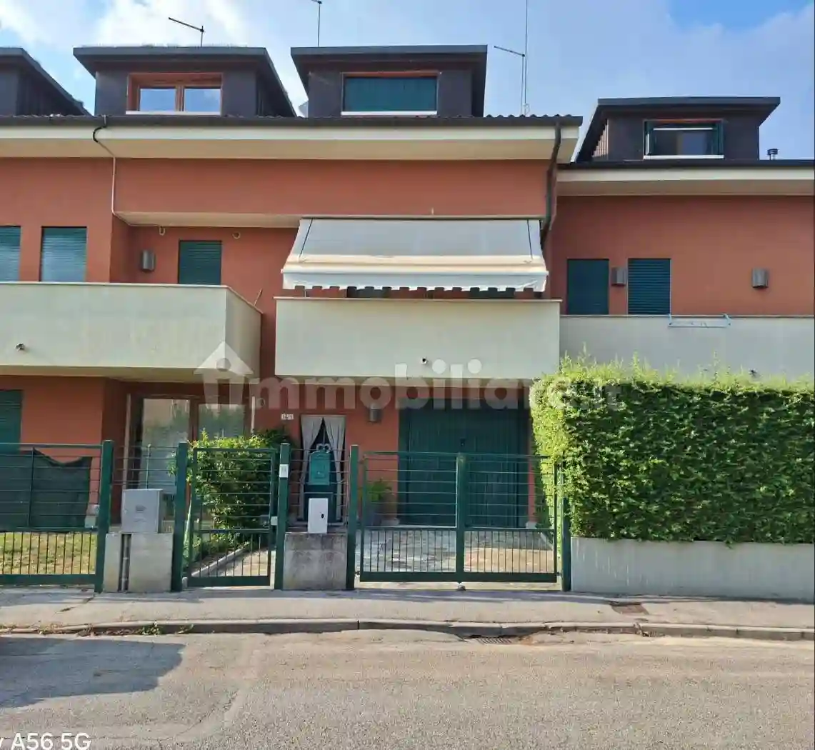 Villetta a schiera - foto 2