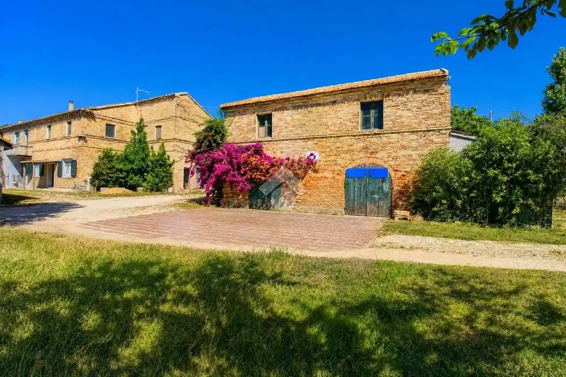 Rustico - Casale in vendita a Loreto