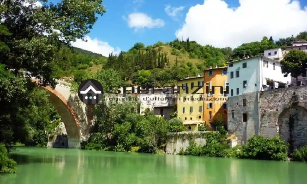 Rustico - Casale in vendita a Fossombrone