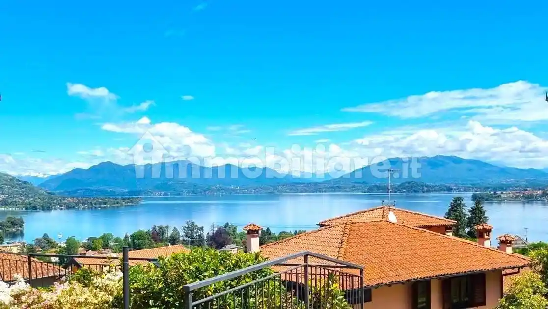 Villa in vendita a Meina