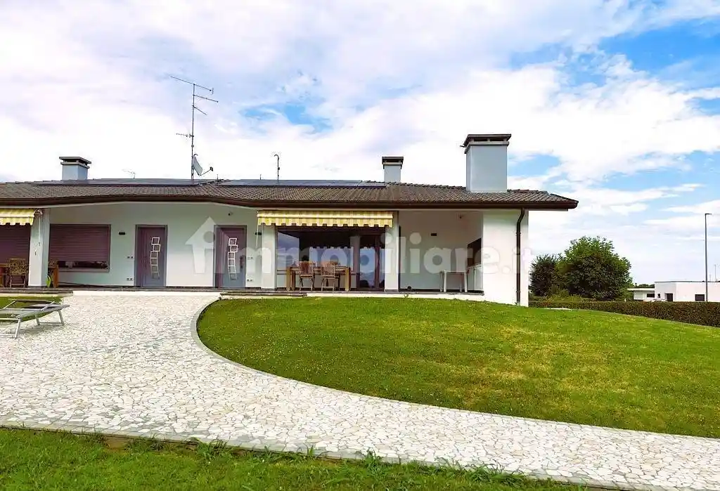 Villa in vendita a Latisana