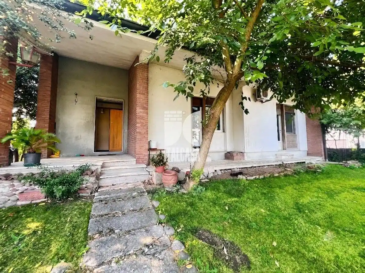 Villa in vendita a Curtatone