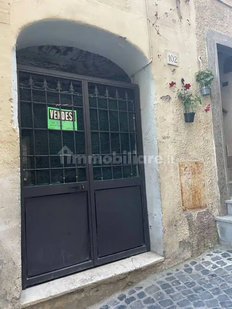 Appartamento in vendita a Poli