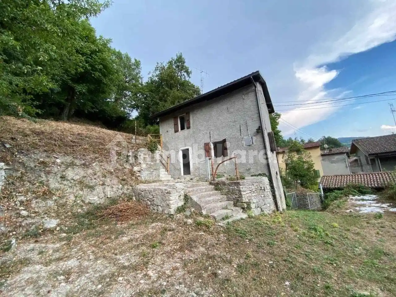 Villa in vendita a Castelnovo Ne' Monti