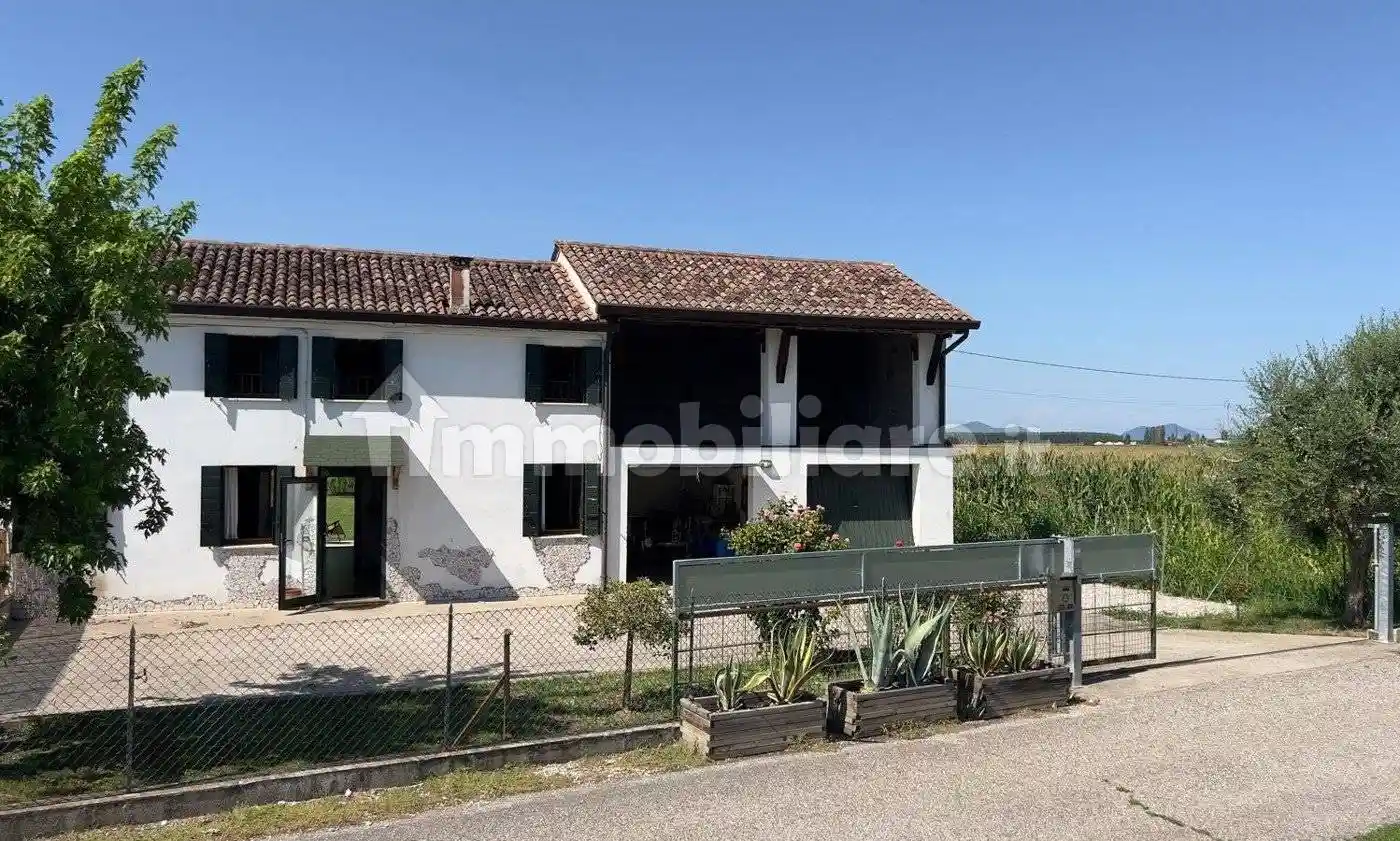 Casa indipendente in vendita a Sant'Urbano
