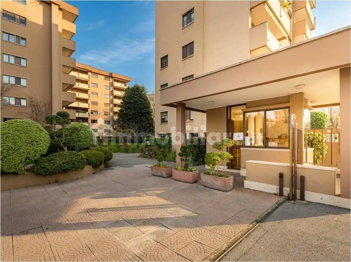 Appartamento in vendita a Monza