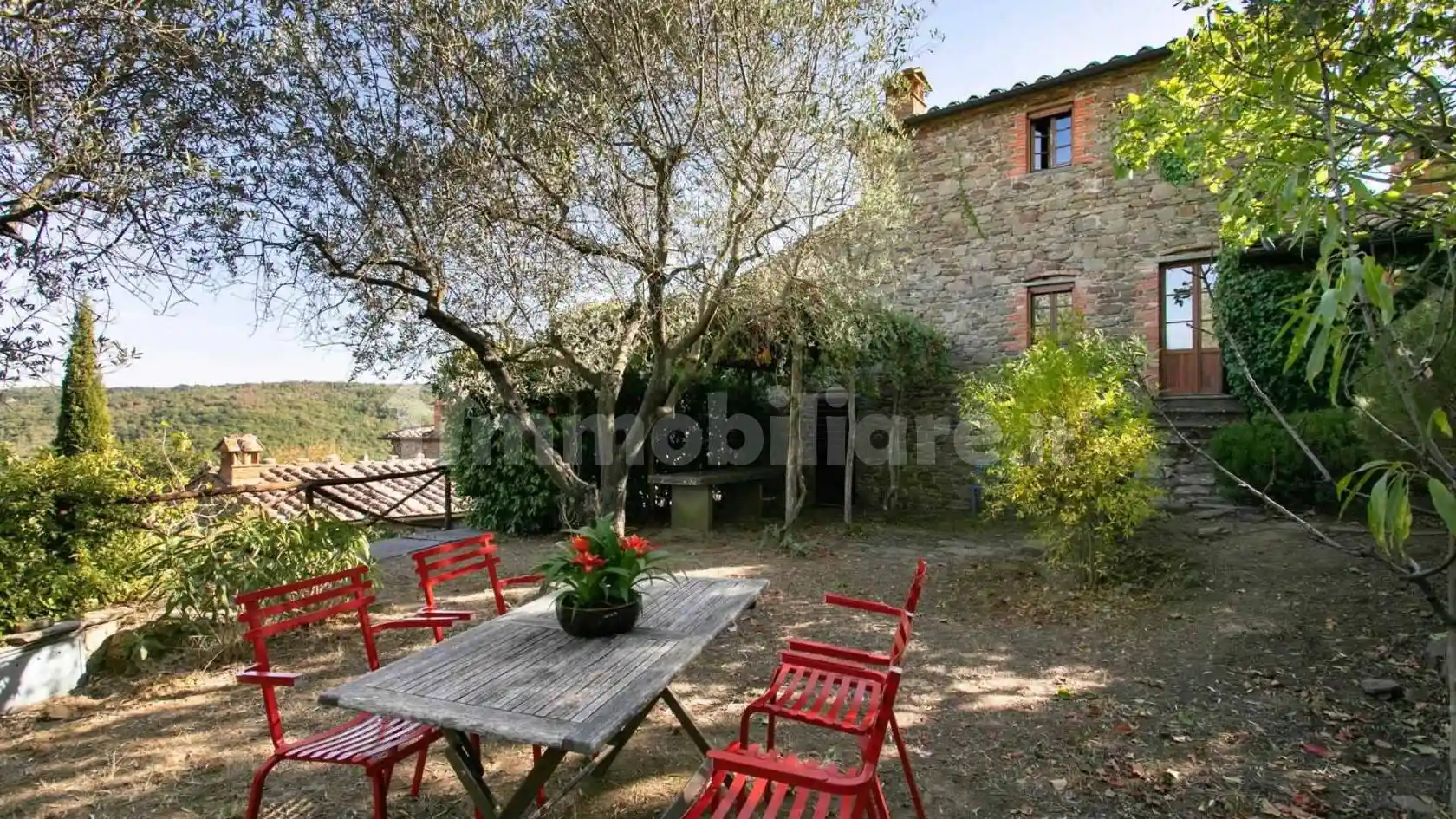 Appartamento in vendita a Bucine
