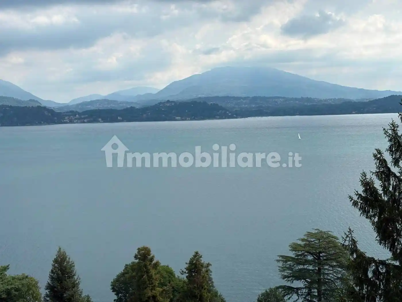 Appartamento in vendita a Belgirate