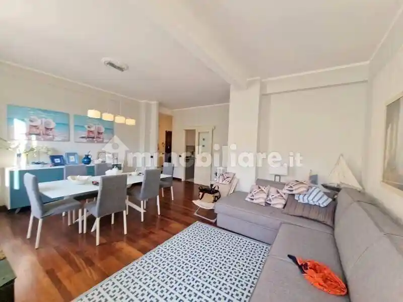 Appartamento in vendita a Viareggio