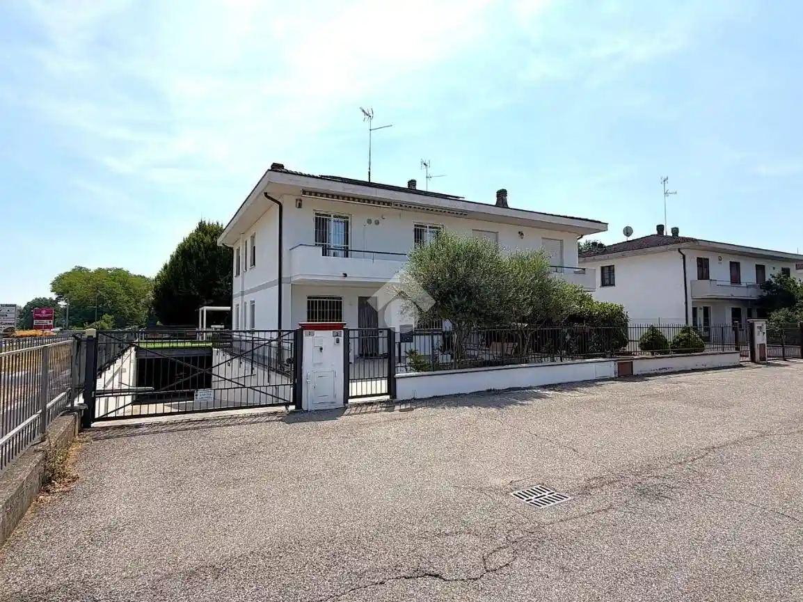 Villa in vendita a Cremona