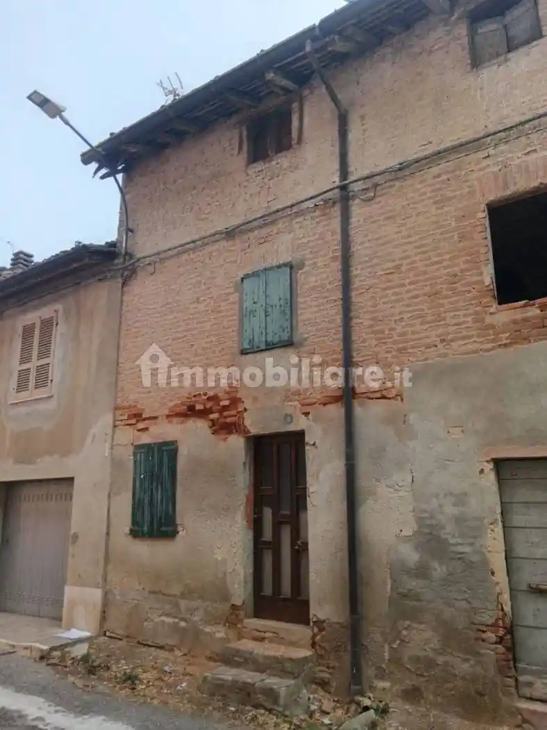 Rustico - Casale in vendita a Castel San Giovanni