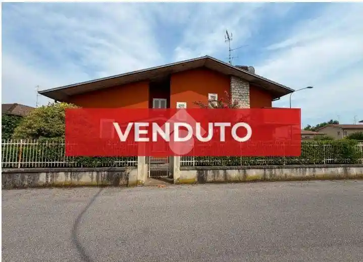 Villa in vendita a Manerbio