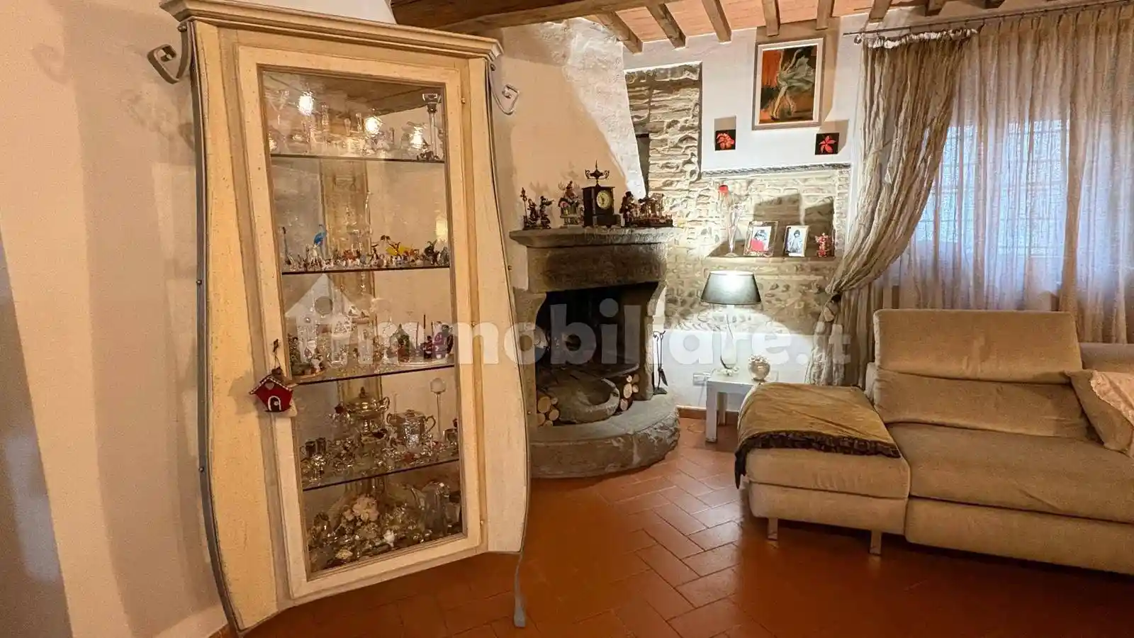 Rustico - Casale in vendita a Prato