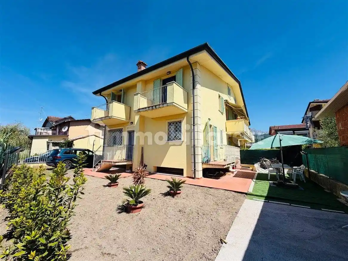 Villetta a schiera in vendita a Massa