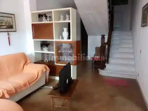 Villa in affitto a Carrara