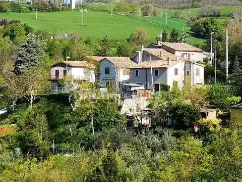 Rustico - Casale in vendita a Pergola