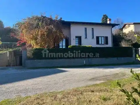Villa in vendita a Albavilla