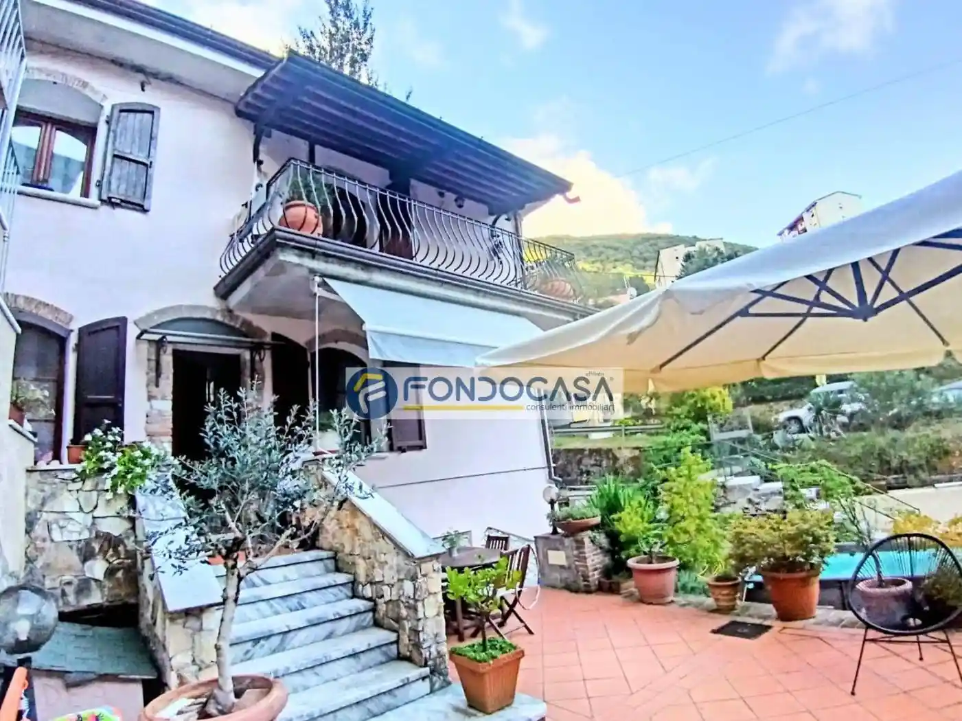 Casa indipendente in vendita a Carrara