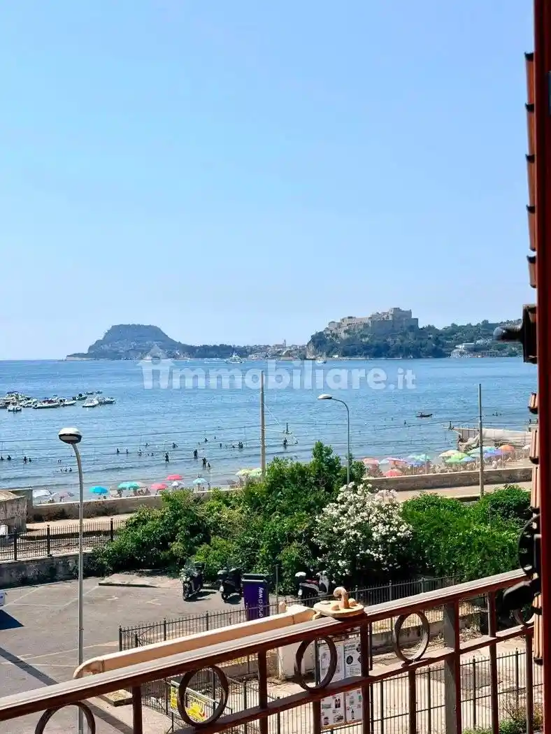 Appartamento in affitto a Pozzuoli