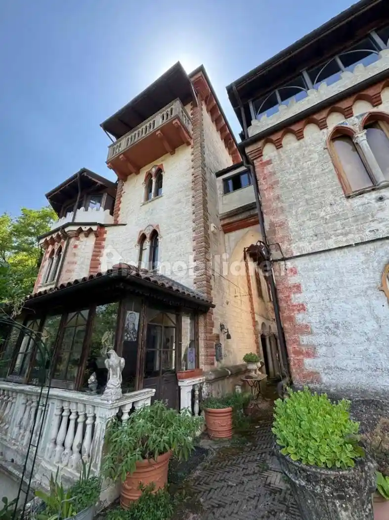Villa in vendita a Rossiglione