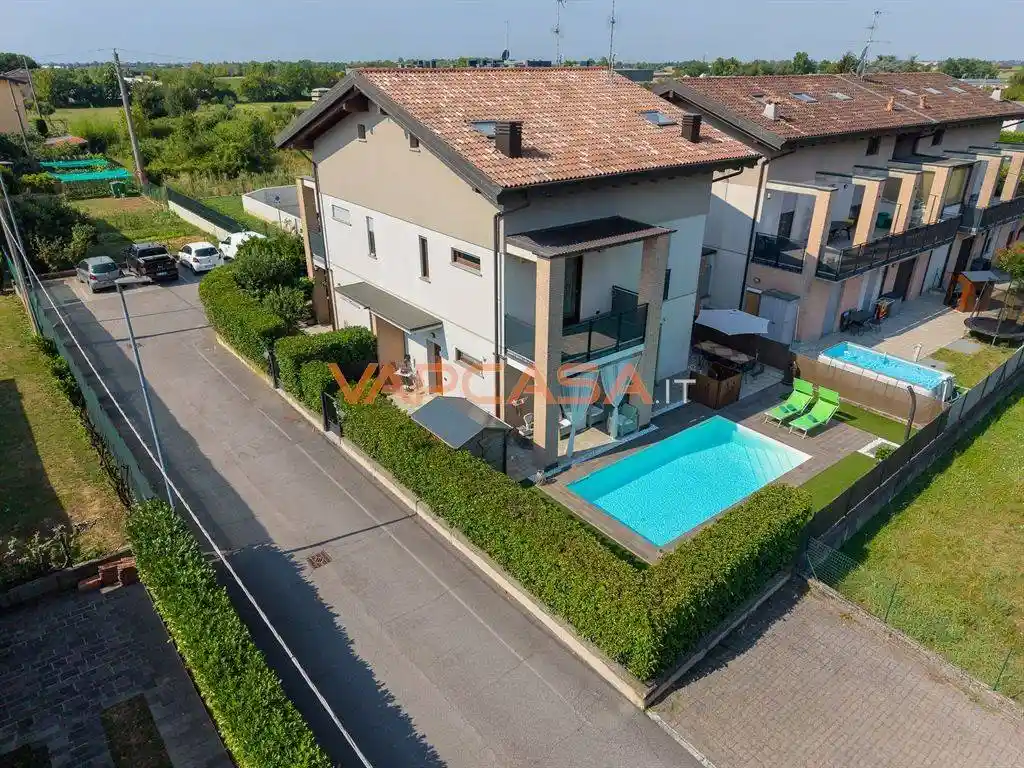 Villa in vendita a Mornico al Serio