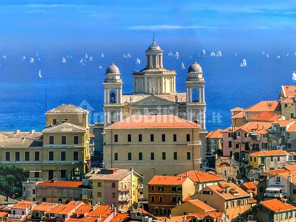 Appartamento in vendita a Imperia