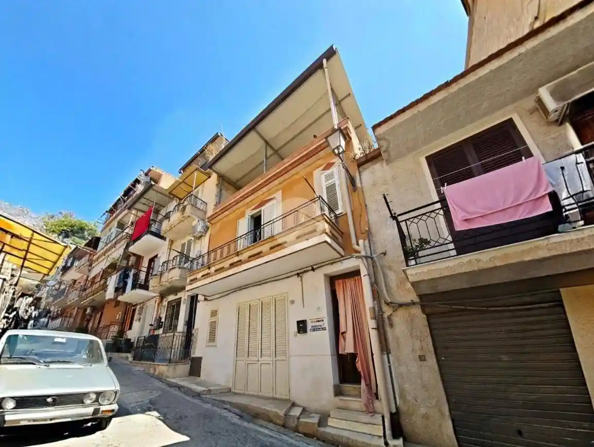Palazzo - Edificio in vendita a Misilmeri
