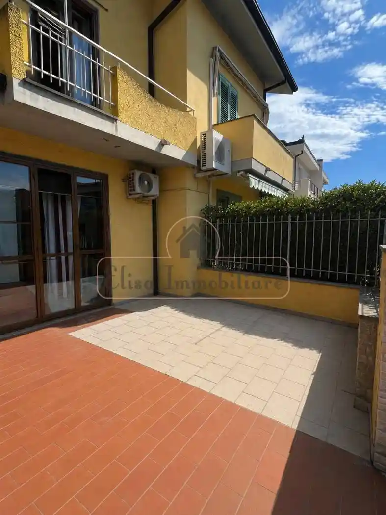 Casa indipendente in affitto a Viareggio