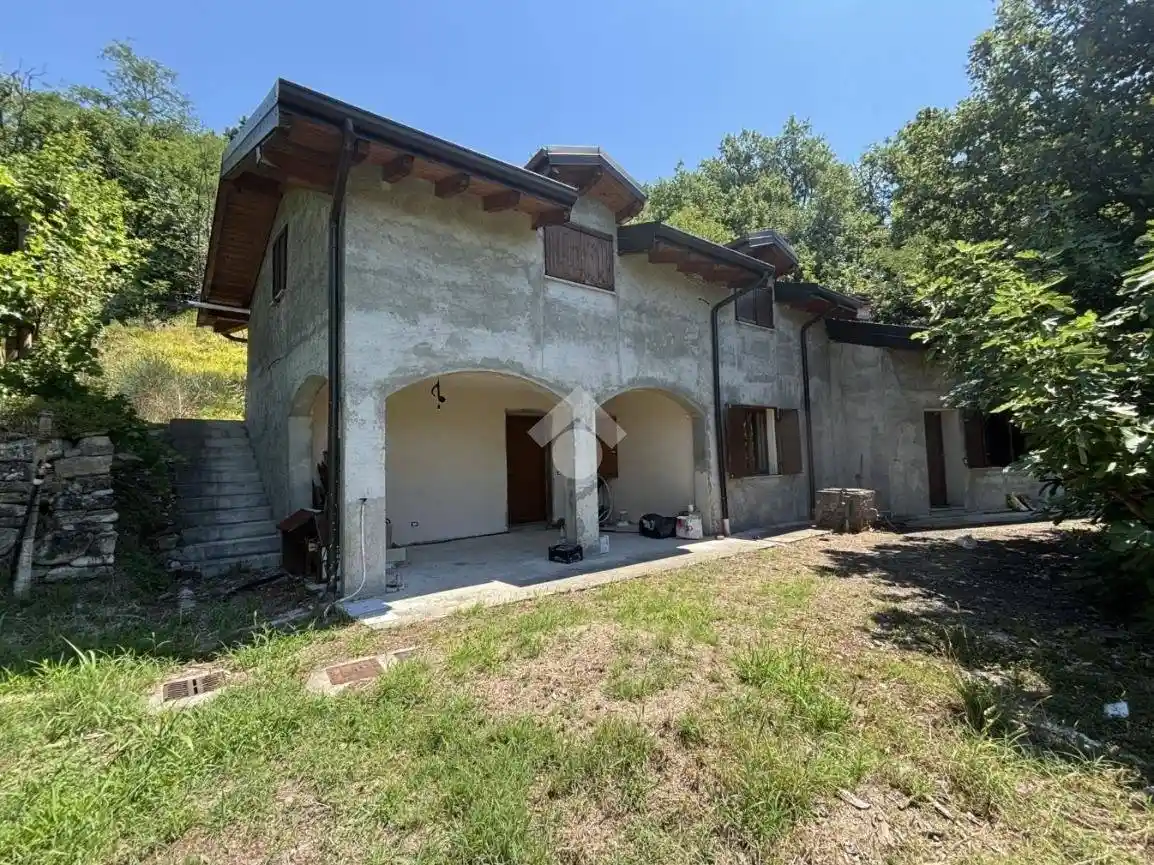 Casa indipendente in vendita a Stazzano